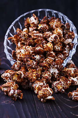 포토 JPG 해외이미지 음식 디저트 옥수수 사람없음 갈색 파티 초콜릿 튀김 대접 그룹 사발 달콤 맛 정크푸드 혼합 설탕 굽기 먹기 오브젝트 팝콘 솜털 짠맛 해로움 캐러멜 해외202004 해외포토 컬러 컨셉 모션 곡류 이벤트 사기그릇 구이 파일형식 이미지허브