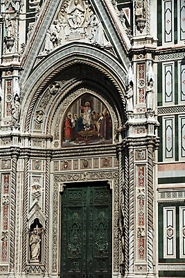 포토 JPG 해외이미지 디자인 종교 조각 건축양식 미술 사람없음 조각상 산타클로스 성당 교회 문 이탈리아 기둥 판넬 화려 묘사 대리석 대성당 마리아 고딕 르네상스 복잡 정문 토스카나 해외202004 해외포토 건축 유럽 컨셉 크리스마스 재료 종교건축 문화예술 건물 조형물 파일형식 이미지허브