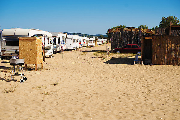 포토 JPG 해외이미지 공원 유럽 도로 모래 바다 여행 백그라운드 가족 교통시설 자동차 자연 하늘 모바일 휴가 새로움 주택 풍경 사람없음 야외 물 여름 파란색 캠핑 자유 수확 흰색 승합차 캠핑장 복고 트레일러 리빙 무료 옛날 해외202004 해외포토 자연요소 계절 공공시설 나라 길 육상교통 컬러 교통 컨셉 농업 관계 승용차 레저 건물 시설 생태계 파일형식 이미지허브
