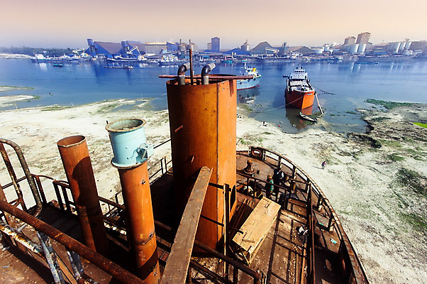 포토 JPG 해외이미지 산업 바다 비즈니스 교통시설 노동자 건조 항해 사람없음 건물 물 항구 힘 화물 업무 수리 제조 갑판 조선소 함선 상업 포트 유조선 철강 해외202004 해외포토 자연요소 직업 건축물 교통 배_교통 운송업 작업 시설 파일형식 이미지허브