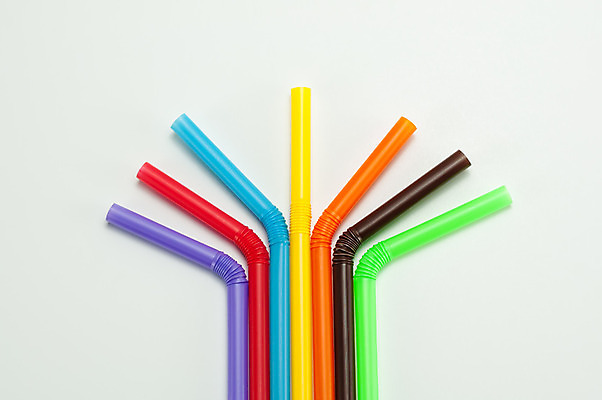 포토 JPG 해외이미지 음료 선 음식 오렌지 숙이기 사람없음 빨간색 초록색 파란색 컬러풀 갈색 노란색 보라색 주스 칵테일 바 플라스틱 유연 오브젝트 튜브 밀짚 강렬 고립 해외202004 해외포토 컬러 포즈 과일 재질 주류 짚 파일형식 이미지허브