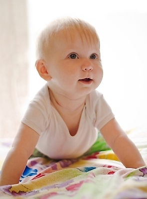 포토 JPG 해외이미지 모델 딸 행복 얼굴 어린이 자연 놀이 미래 새로움 건강 한명 웃음 사람 파란색 흰색 아기 신생아 오픈 입 달콤 작음 부드러움 세대 돌봄 해외202004 해외포토 1 감정 컬러 컨셉 가족 모션 표정 신체부위 감각 맛 크기 생태계 파일형식 이미지허브