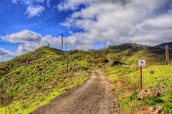 포토 JPG 해외이미지 구름 도로 길 선 여행 밭 곡선 자연 하늘 산 파노라마 숙이기 풍경 경사 사람없음 초록색 달리기 햇빛 계곡 회색 운전 시골 거친 오스트리아 숲 위험 아스팔트 방향 언덕 속도 알프스 좁은 바둑 굴곡 루트 방법 옛날 해외202004 해외포토 자연요소 유럽 컬러 포즈 컨셉 농업 교통시설 모션 놀이 촬영기법 태양 생태계 파일형식 이미지허브