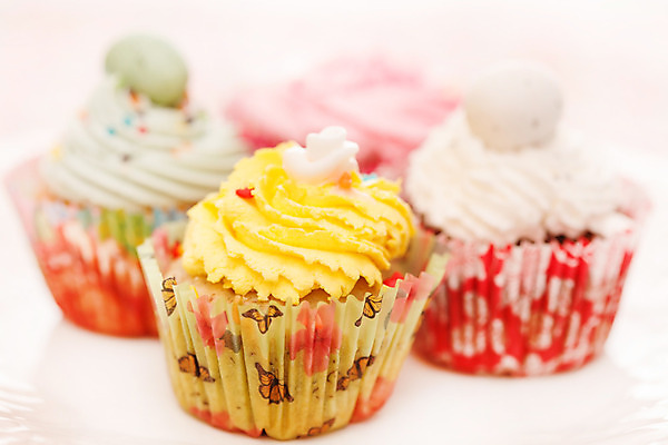 포토 JPG 해외이미지 계절 음식 휴가 디저트 부활절 사람없음 장식 컬러풀 파티 쿠키 케이크 얼음 대접 달콤 컵케이크 굽기 부활절계란 반투명 줄서기 프로스팅 해외202004 해외포토 자연요소 기념일 컬러 모션 이벤트 계란 맛 구이 제빵 파일형식 이미지허브