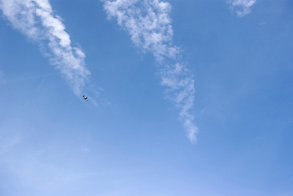 포토 JPG 해외이미지 구름 산업 여행 비즈니스 교실 교통시설 모션 하늘 휴가 비행기 사람없음 공중 파란색 햇빛 우주 활발 흰색 큼 아래 도착 상업 각도 제트기 우주산업 떠남 착륙 방식 해외202004 해외포토 자연요소 교육 컬러 교통 컨셉 학교 항공교통 대중교통 태양 크기 방향 시설 위치 파일형식 이미지허브