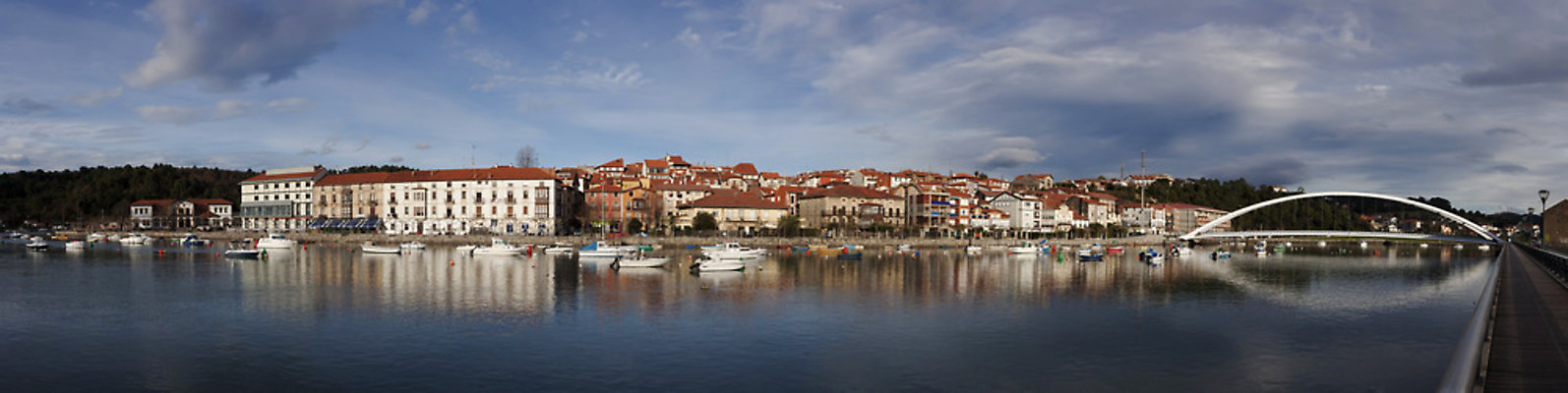 포토 JPG 해외이미지 유럽 여행 주택 파노라마 풍경 사람없음 건물 물 강 마을 맑음 운명 도시 보트 스페인 포트 타운 해외202004 해외포토 자연요소 건축물 나라 날씨 촬영기법 배 선박 파일형식 이미지허브