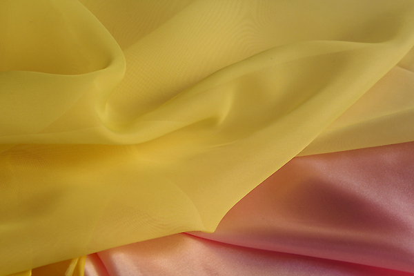 포토 JPG 해외이미지 분홍색 백그라운드 곡선 추상 사람없음 흐름 직물 고급 실크 부드러움 광택 노란배경 접기 해외202004 해외포토 선 컬러 컨셉 무늬 모션 노란색 감각 파일형식 이미지허브