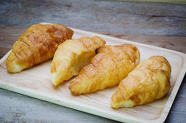 포토 JPG 해외이미지 전통 음식 백그라운드 탁자 아침 건강 요리 사람없음 목재 갈색 바구니 식사 빵집 신선 황금 달콤 아침식사 널 굽기 먹기 대륙 질감 버터 프랑스어 번 페스츄리 해외202004 해외포토 주간 나무 문자 빵 컬러 가구 재료 모션 상점 맛 구이 파일형식 이미지허브