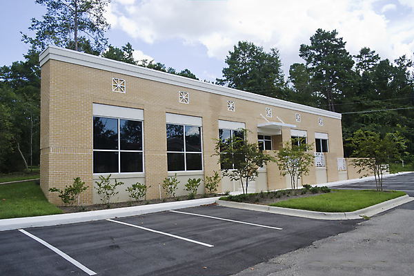 포토 JPG 해외이미지 직업 외관 산업 건축양식 유리 하늘 벽돌 직장 사람없음 건물 초록색 파란색 사무실 작음 주차 시설 조경 해외202004 해외포토 건축물 건축 컬러 회사 비즈니스 재질 크기 파일형식 이미지허브