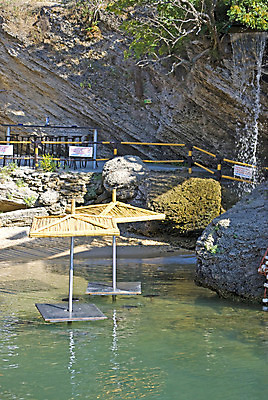 포토 JPG 해외이미지 모래 바다 의자 탁자 휴식 사람없음 물 카페 칵테일 바 밀짚 볏집 해외202004 해외포토 자연요소 가구 컨셉 주류 상점 짚 파일형식 이미지허브