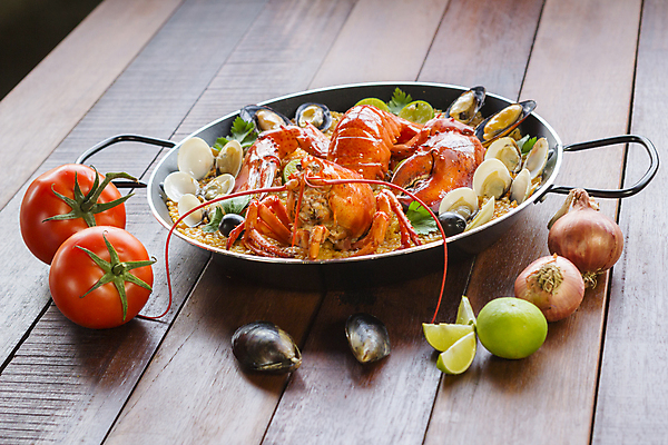 포토 JPG 해외이미지 전통 디자인 음식 백그라운드 컨셉 밥 조개 새우 갑각류 사람없음 우주 검은색 방 고명 스페인 바닷가재 레몬 해산물 순수 오징어 올리브 각도 서빙 홍합 문어 지역 향료 레시피 무료 발렌시아 사프란 석판 스페인어 입가심 스타일 카피스페이스 해외202004 해외포토 동물 열매 유럽 컬러 과일 어패류 연체동물 수중동물 공백 가재 향신료 향기 냄새 파일형식 이미지허브