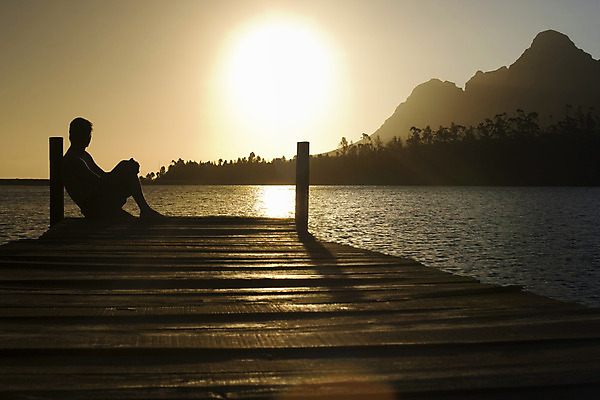 포토 JPG 해외이미지 백인 1 남자 실루엣 호수 자연 하늘 휴가 휴식 산 한명 사람 앉기 풍경 성인 야외 옆모습 가로 물 여름 30대 햇빛 태양 평화 항구 황혼 일몰 시골 가장자리 고독 방파제 주말 도피 남아프리카 케이프타운 해외202004 해외포토 자연요소 서양인 계절 공공시설 감정 뷰포인트 컨셉 교통시설 모션 아프리카 촬영기법 장년 노을 둘레 생태계 남아프리카공화국 파일형식 이미지허브