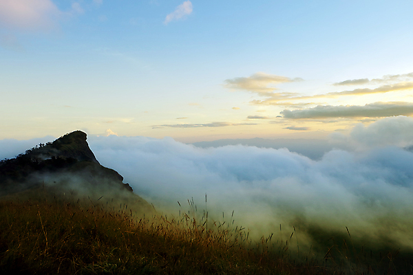 포토 JPG 해외이미지 공원 여행 백그라운드 겨울 밭 태국 자연 하늘 휴가 산 파노라마 풍경 사람없음 야외 초록색 여름 태양 일출 환경 계곡 맑음 일몰 봄 하이킹 가을 숲 언덕 장면 절정 해외202004 해외포토 자연요소 계절 공공시설 아시아 컬러 농업 레저 날씨 촬영기법 노을 생태계 파일형식 이미지허브