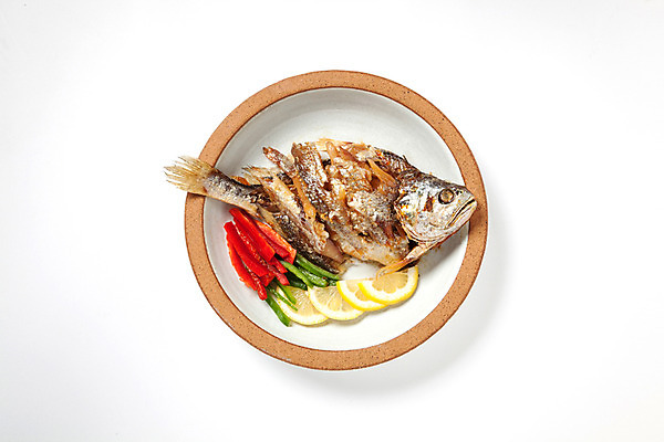 포토 JPG 스튜디오촬영 접시 한식 음식 실내 사람없음 하이앵글 구이 오브젝트 생선구이 굴비 플랫레이 국내포토 식기 뷰포인트 어류 내부 플랫 생선요리 파일형식