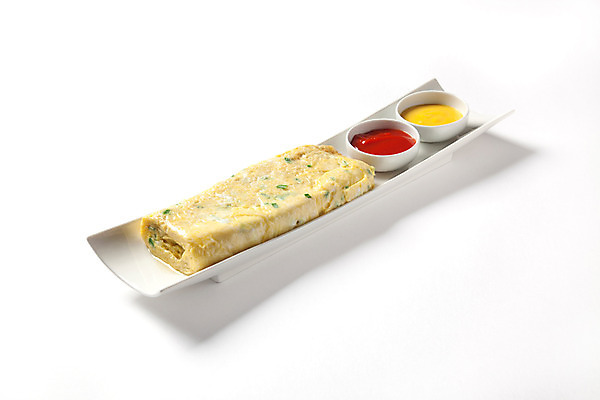 포토 JPG 스튜디오촬영 접시 한식 음식 실내 사람없음 케첩 머스터드 오브젝트 계란말이 국내포토 식기 내부 소스_음식 계란요리 파일형식