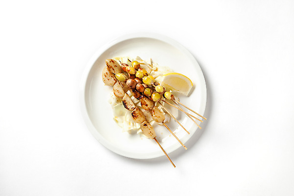 포토 JPG 스튜디오촬영 접시 음식 실내 마늘 사람없음 하이앵글 꼬치 안주 오브젝트 은행열매 은행꼬치 마늘꼬치 국내포토 식기 열매 뷰포인트 채소 내부 파일형식