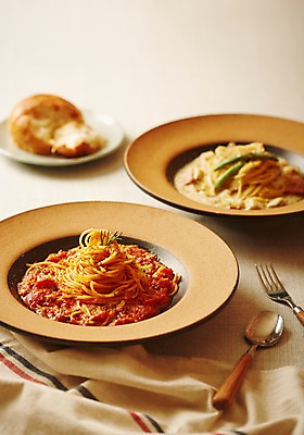 포토 JPG 스튜디오촬영 그릇 음식 빵 포크 서양음식 실내 스파게티 사람없음 숟가락 천 미트소스스파게티 국내포토 식기 파스타 수저 내부 직물 파일형식