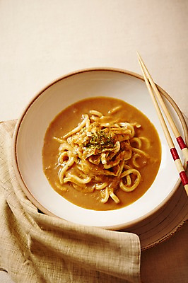 포토 JPG 스튜디오촬영 그릇 음식 젓가락 실내 사람없음 천 일본음식 카레우동 국내포토 식기 수저 내부 직물 우동 파일형식