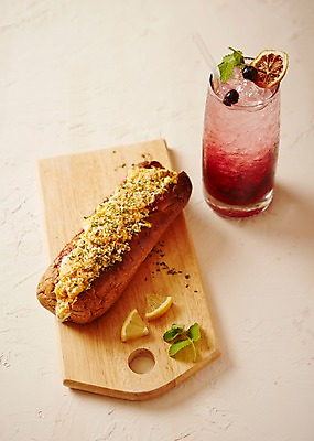 포토 JPG 스튜디오촬영 음료 음식 잔 도마 서양음식 실내 사람없음 하이앵글 핫도그 플랫레이 국내포토 식기 뷰포인트 주방용품 패스트푸드 내부 플랫 파일형식