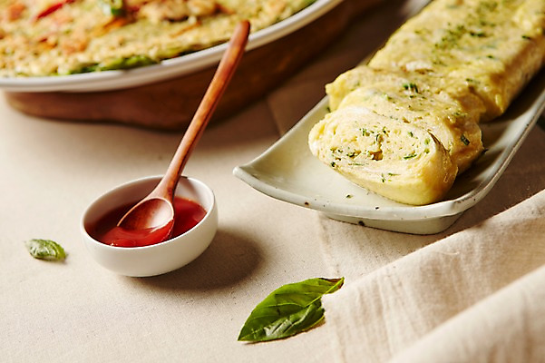 포토 JPG 스튜디오촬영 접시 음식 실내 사람없음 소스 케첩 천 안주 종지 나무숟가락 계란말이 파전 국내포토 그릇 식기 내부 숟가락 직물 양념 소스_음식 계란요리 부침개 파일형식