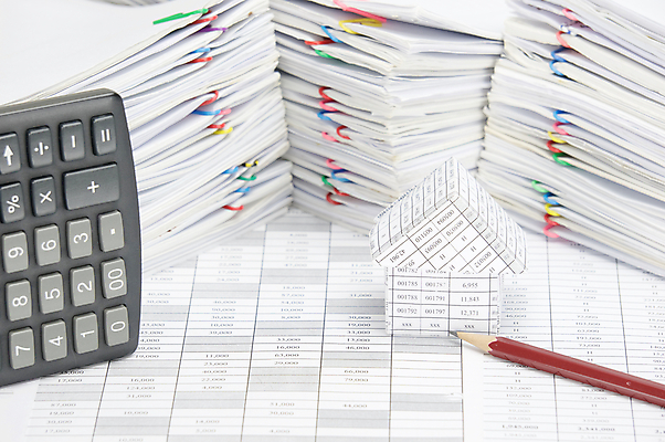 포토 JPG 해외이미지 종이 비즈니스 성공 설계 주택 사람없음 연필 갈색 쌓기 검은색 자료 계산기 흰색 업무 인쇄 보고서 문서 투자 영수증 시트 계좌 옛날 해외202004 해외포토 컬러 컨셉 모션 문구용품 학용품 건물 금융 필기구 장비 작업 파일형식 이미지허브