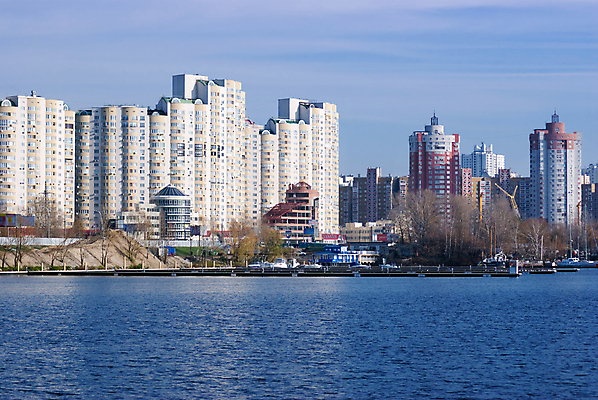 포토 JPG 해외이미지 여행 비즈니스 건축양식 하늘 새로움 바닥 아파트 주택 풍경 사람없음 야외 건물 물 파란색 강 도시풍경 사무실 반사 탑 항구 고층빌딩 도시 업무 보트 센터 고급 큼 상승 운하 장면 타운 대도시 이웃 개발 진짜 해외202004 해외포토 자연요소 건축물 건축 컬러 컨셉 배_교통 교통시설 빌딩 작업 크기 파일형식 이미지허브