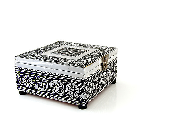 포토 JPG 해외이미지 백그라운드 사람없음 상자 금속 골동품 재산 은색 보석 가득함 보물 고립 궤 해외202004 해외포토 컬러 재질 금융 광석 파일형식 이미지허브