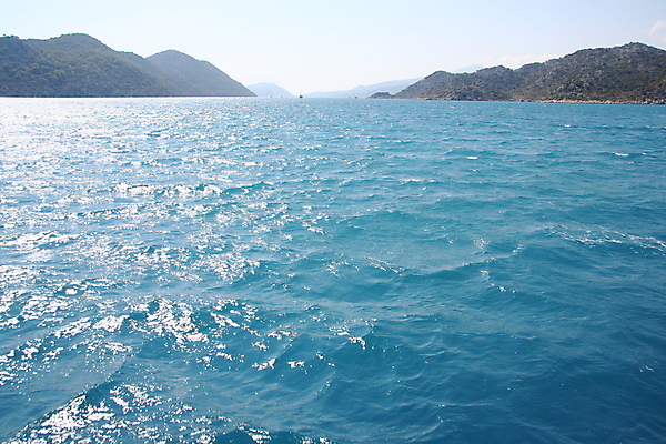 포토 JPG 해외이미지 나무 파도 바다 여행 요트 항해 사람없음 초록색 파란색 지중해 칠면조 산악지대 뱃놀이 해외202004 해외포토 식물 컬러 배_교통 조류 산 전통놀이 파일형식 이미지허브