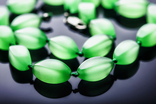 포토 JPG 해외이미지 목걸이 사람없음 초록색 흰색 보석 고립 해외202004 해외포토 컬러 장신구 광석 파일형식 이미지허브