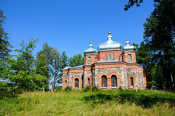 포토 JPG 해외이미지 나무 전통 종교 벽 여행 십자가 건축양식 자연 하늘 프레임 사람없음 파란색 교회 탑 회색 바위 중세 역사 건축가 고체 신앙심 에스토니아 해외202004 해외포토 식물 직업 건축물 건축 유럽 컬러 종교건축 건물 돌_바위 생태계 파일형식 이미지허브