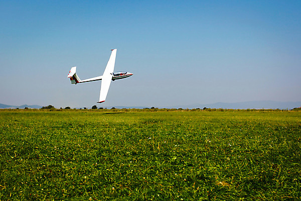 포토 JPG 해외이미지 구름 스포츠 여행 백그라운드 생각 날개 교통시설 하늘 성공 바람 설계 비행기 항해 사람없음 파란색 평화 침묵 자유 비행 시간 개울 고독 파일럿 탈출 골 글라이더 대패 독립 무료 제어 해외202004 해외포토 자연요소 직업 감정 컬러 교통 컨셉 배_교통 항공교통 날씨 대중교통 강 소리 시설 파일형식 이미지허브