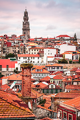 포토 JPG 해외이미지 라이프스타일 유럽 여행 건축양식 지붕 휴가 풍경 사람없음 교회 일몰 포르투갈 엽서 종탑 해외202004 해외포토 건축 나라 종교건축 건물 생활 노을 탑 편지 파일형식 이미지허브