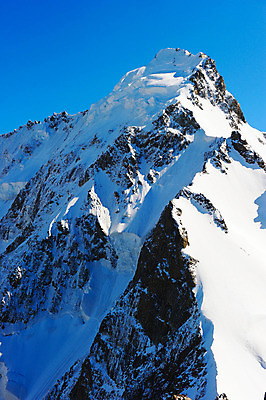 포토 JPG 해외이미지 구름 아시아 스포츠 여행 자연 하늘 산 풍경 사람없음 파란색 빛 환경 얼음 중국 등산 바위 정상 위험 빙하 엽서 네팔 산악지대 웅장함 원정 절정 히말라야 눈내림 해외202004 해외포토 자연요소 나라 컬러 컨셉 눈_날씨 트래킹 돌_바위 편지 생태계 파일형식 산맥 이미지허브