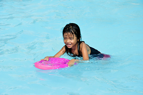 포토 JPG 해외이미지 수영복 행복 얼굴 어린이 스포츠 포즈 장난 놀이 휴가 고글 건강 미소 사람 사람없음 야외 물 여름 파란색 수중 수영 기쁨 젖음 떨어짐 휴양지 수영선수 추적 해외202004 해외포토 자연요소 옷 계절 감정 컬러 컨셉 모션 운동선수 표정 신체부위 장소 수상스포츠 파일형식 이미지허브