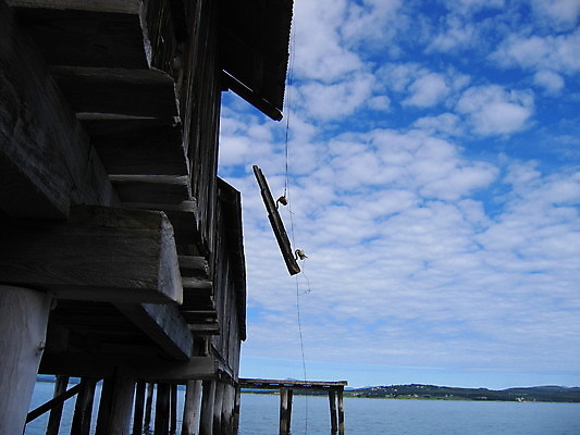 포토 JPG 해외이미지 바다 하늘 사람없음 건물 목재 물 파란색 방앗간 옛날 해외202004 해외포토 자연요소 나무 건축물 컬러 재료 파일형식 이미지허브