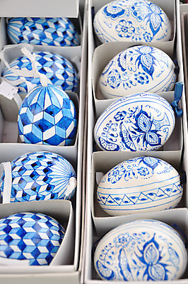 포토 JPG 해외이미지 모양 전통 디자인 문화 패턴 휴가 부활절 창조 사람없음 장식 가로 세로 파란색 세일 계란 침묵 흰색 축하 잡기 원형 화려 그룹 사발 변화 닫기 선택 큼 오브젝트 주기 그림 체코 복잡 해외202004 해외포토 도형 기념일 유럽 컬러 컨셉 무늬 모션 알 소리 사기그릇 크기 파일형식 이미지허브