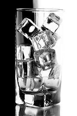 포토 JPG 해외이미지 음료 백그라운드 사람없음 물 파란색 냉동 얼음 알코올 신선 투명 액체 떨어짐 시원함 큐브 상쾌 해외202004 해외포토 자연요소 감정 컬러 컨셉 파일형식 이미지허브