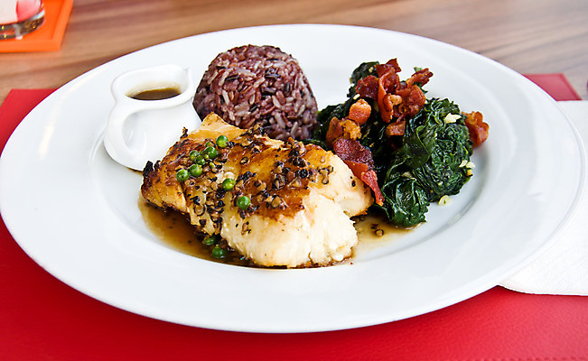 포토 JPG 해외이미지 접시 음식 다이어트 채소 밥 건강 어류 스테이크 요리 사람없음 가로 식당 식사 저녁식사 샐러드 맛 그릴 바비큐 먹기 해산물 준비 연어 후추 점심식사 오메가 해외202004 해외포토 식기 컨셉 모션 주방용품 서양음식 상점 수중동물 향신료 파일형식 이미지허브