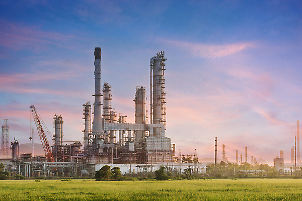 포토 JPG 해외이미지 식물 산업 비즈니스 공장 굴뚝 사람없음 빛 태양 금속 힘 일몰 장비 에너지 환경오염 역 휘발유 저녁 연료 가스 자원 보일러 파이프라인 화학물질 해외202004 해외포토 자연요소 컨셉 공업 교통시설 재질 노을 화학 석유 야간 파이프_관 파일형식 이미지허브