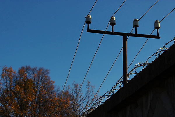 포토 JPG 해외이미지 공원 비즈니스 부동산 주택 경비 안전 사람없음 야외 건물 울타리 카메라 맑음 도시 도쿄 보호 공항 발사 보안 감시 봉 일반 동영상 경영 돌봄 랜드마크 카피스페이스 해외202004 해외포토 건축물 공공시설 컨셉 교통시설 모션 날씨 전자제품 담장 일본 공백 재산 파일형식 이미지허브
