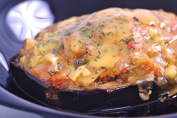 포토 JPG 해외이미지 음식 토마토 채소 가지 치즈 파프리카 건강 덴마크 돼지고기 사람없음 저녁식사 소고기 그릴 바비큐 굽기 허브 가득함 매움 칼로리 후추 바질 점심식사 폭식 땅바닥 모짜렐라치즈 백리향 오레가노 해외202004 해외포토 식물 주방용품 유제품 바닥 북유럽 육류 식사 맛 구이 향신료 파일형식 이미지허브