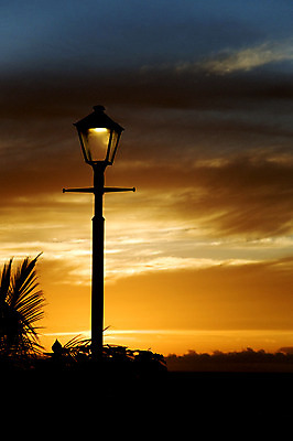 포토 JPG 해외이미지 구름 실루엣 여행 거리 사람없음 일출 황혼 일몰 새벽 램프 해외202004 해외포토 자연요소 조명 촬영기법 노을 파일형식 이미지허브