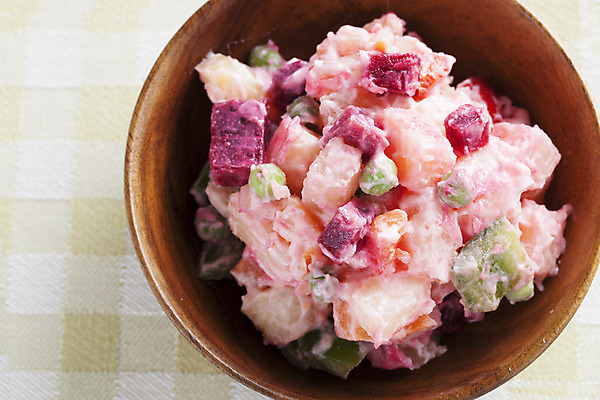 포토 JPG 해외이미지 전통 음식 채소 부분 감자 건강 요리 사람없음 가로 당근 샐러드 신선 사발 완두콩 비트 채식주의자 핸드메이드 해외202004 해외포토 콩 뿌리채소 사기그릇 채식 파일형식 이미지허브