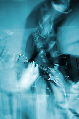 포토 JPG 해외이미지 긴머리 손 감정 실루엣 음악 포즈 백그라운드 손가락 모션 놀이 검은배경 사람없음 가로 빛 금속 검은색 어둠 소리 콘서트 연주자 음악가 에너지 무대 기구 기타 악단 일렉기타 연습 예술가 열정 시끄러움 기타리스트 재즈 힘찬 생존 해외202004 해외포토 직업 헤어스타일 컬러 컨셉 재질 현악기 문화예술 촬영기법 신체부위 공연 파일형식 이미지허브