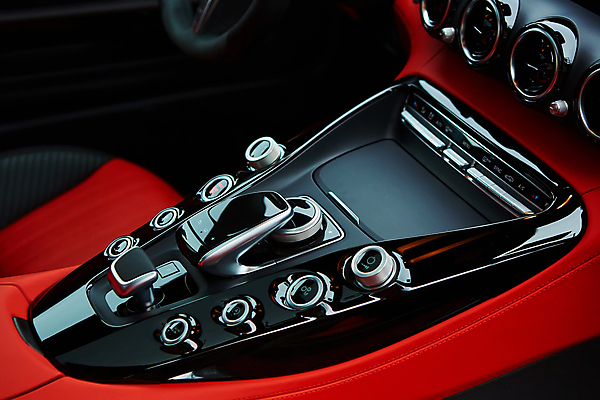 포토 JPG 해외이미지 디자인 스포츠 백그라운드 이동 컨셉 교통시설 모션 자동차 새로움 실내 손잡이 사람없음 내부 빛 금속 검은색 힘 장비 운전 판넬 바퀴 막대기 운전사 고급 가죽 묘사 속도 전자 전염 모음 스위치 기어 계기판 속도계 자동 제어 해외202004 해외포토 직업 육상교통 컬러 교통 재질 질병 시설 감염 파일형식 이미지허브