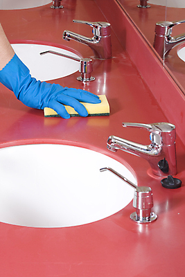 포토 JPG 해외이미지 여자 장갑 창문 사람없음 햇빛 상품 드라이어 먼지떨이 종업원 싱크대 약속 먼지 분무기 걸레 닦기 스펀지 진공 화학물질 해외202004 해외포토 직업 잡화 모션 사람 태양 미용용품 화학 청소도구 개수대 파일형식 이미지허브