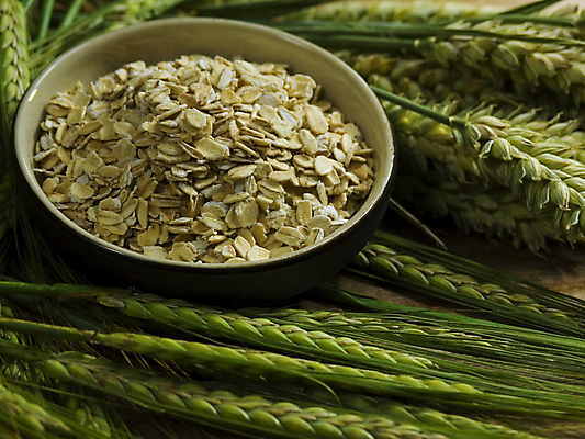 포토 JPG 해외이미지 음식 다이어트 과일 건강 사람없음 목재 초록색 농작물 갈색 힘 수확 신선 아침식사 수프 낟알 시리얼 밀 먹기 칼로리 뮤즐리 오트밀 귀리 해외202004 해외포토 나무 컬러 농업 재료 모션 곡류 식사 파일형식 이미지허브