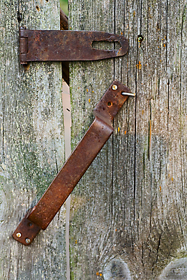 포토 JPG 해외이미지 손잡이 사람없음 건물 목재 세로 초록색 여름 문 페인트 회색 철 부식 과거 구식 옛날 해외202004 해외포토 나무 건축물 계절 컬러 컨셉 재료 파일형식 이미지허브