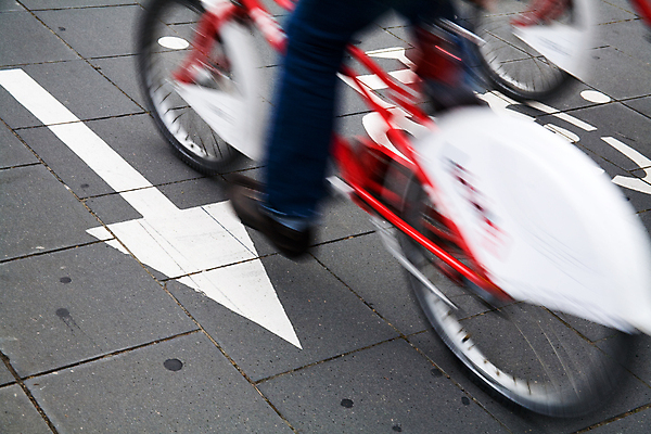 포토 JPG 해외이미지 아이콘 디자인 도로 길 스포츠 교통시설 화살 거리 안전 사람없음 야외 초록색 환경 자전거 페인트 회색 흰색 도시 오솔길 아스팔트 심볼 사인 순환 타운 일반 루트 바이킹 방법 선로 해외202004 해외포토 컬러 교통 모션 바이크 시설 파일형식 이미지허브