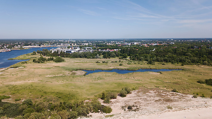 포토 JPG 해외이미지 유럽 파도 바다 백그라운드 밭 자연 추상 안테나 풍경 사람없음 야외 물 시골 드론 라트비아 조감도 해외202004 해외포토 자연요소 나라 무늬 농업 통신 북유럽 생태계 파일형식 이미지허브